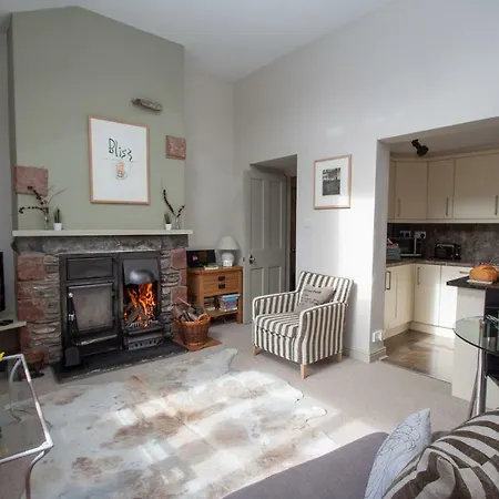 Tethera At Coal Yeat